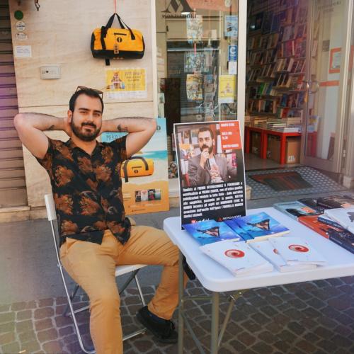 Firmacopie "L'ombrello arancio" alla Mondadori di Casale Monferrato (12/06/2021) 3